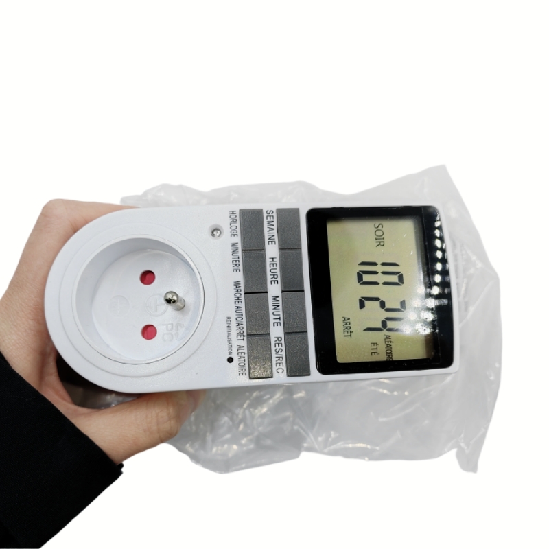 Timer Dual Outlet - 7日間プログラム可能なタイマーソケットコンセント、110V-230Vデュアル電圧、US/EU/UK/AUプラグ付き、家電用デジタルディスプレイ